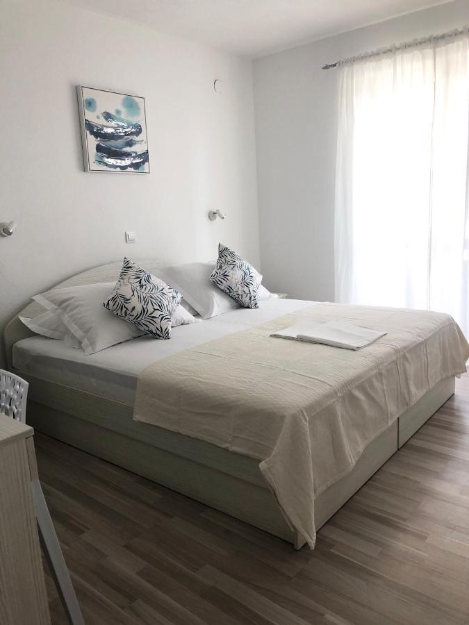 Apartments Antonia Хвар Экстерьер фото