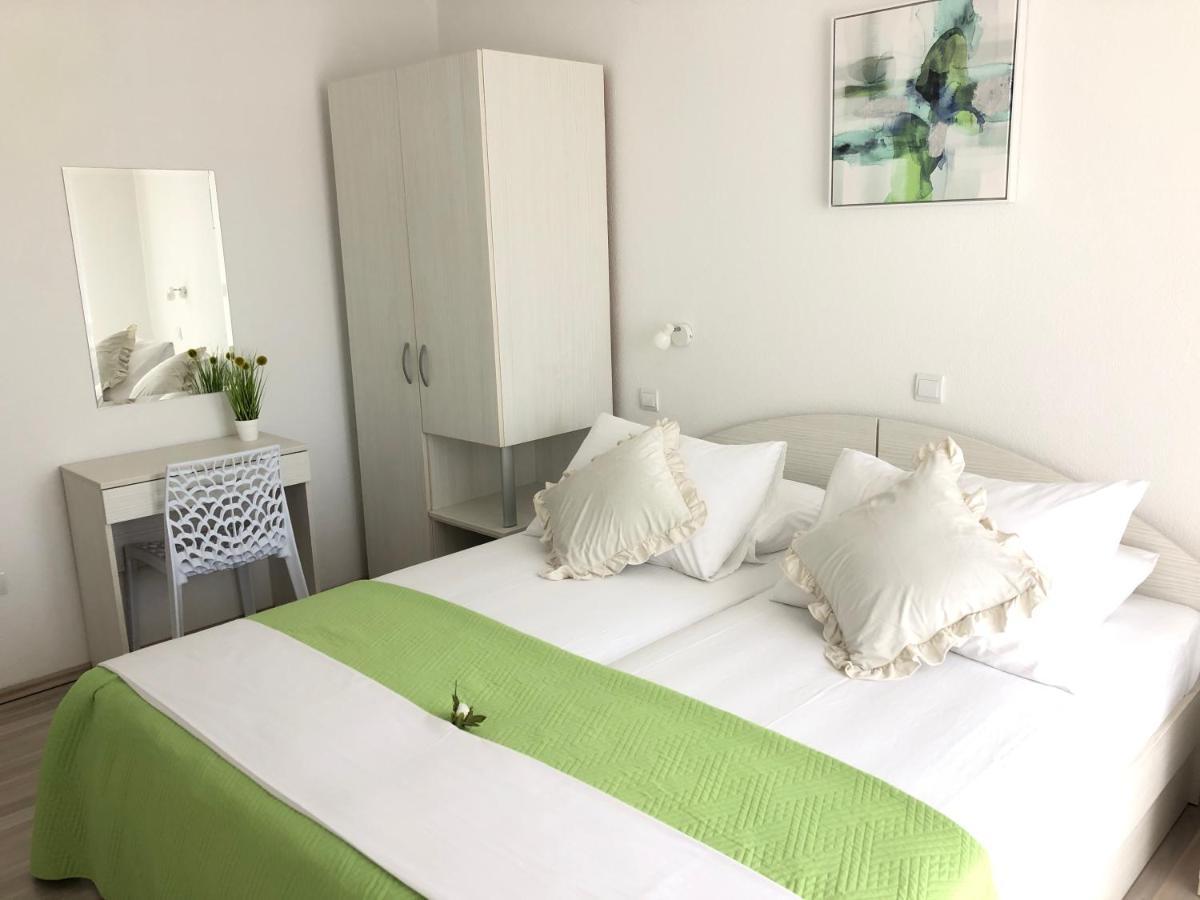 Apartments Antonia Хвар Экстерьер фото
