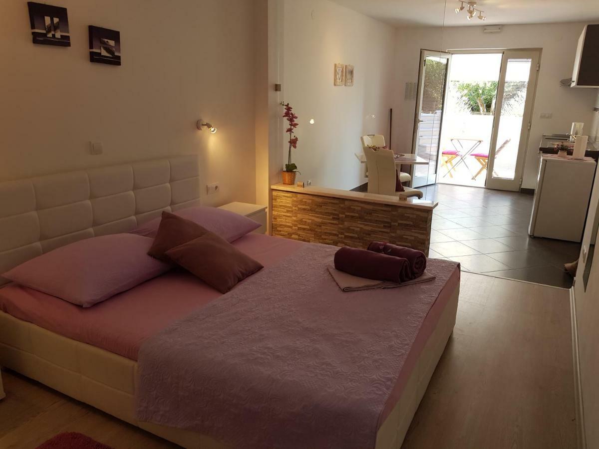 Apartments Antonia Хвар Экстерьер фото