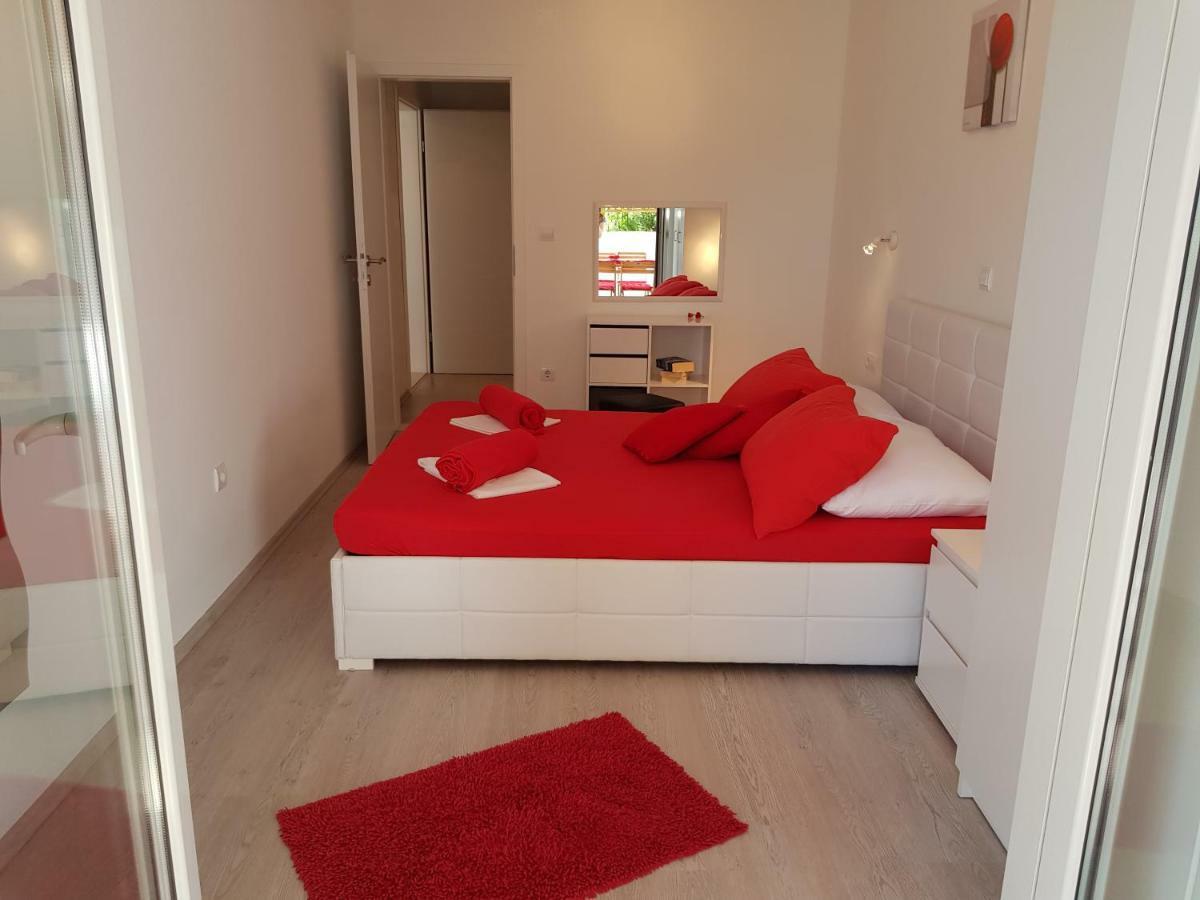 Apartments Antonia Хвар Экстерьер фото