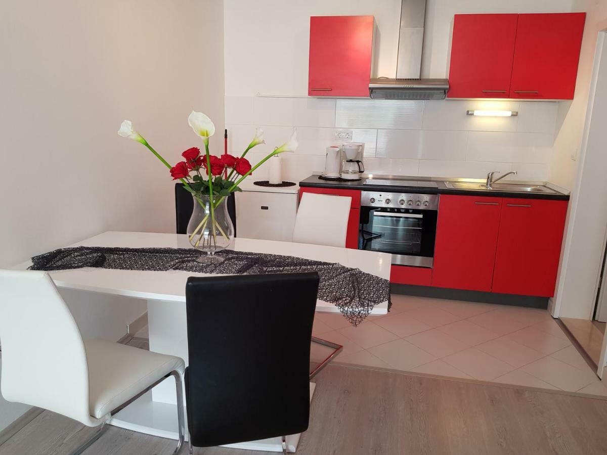 Apartments Antonia Хвар Экстерьер фото
